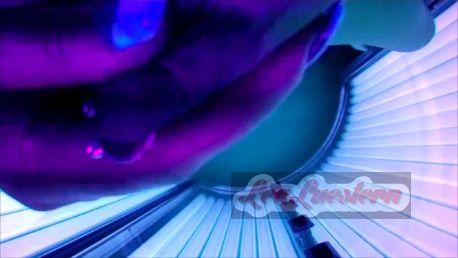 Lea-Luestern's Porno Video: Mastubieren auf der Sonnenbank