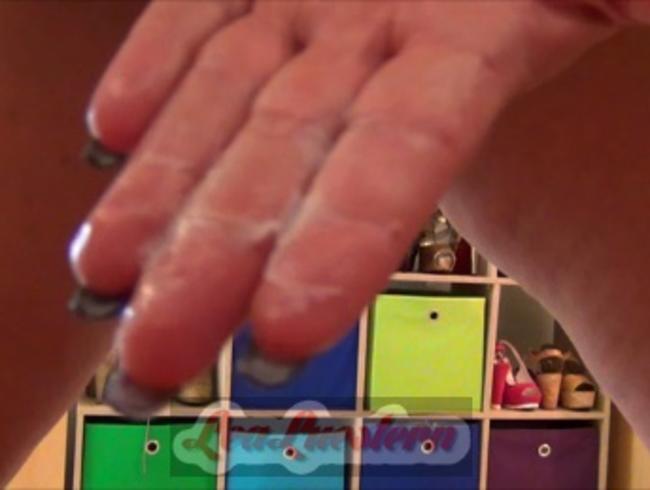 Lea Luestern Porno Video: Fotzenwasser