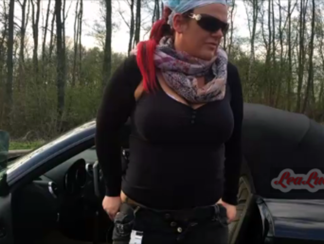 Lea Luestern Porno Video: Pissen nach´m Event