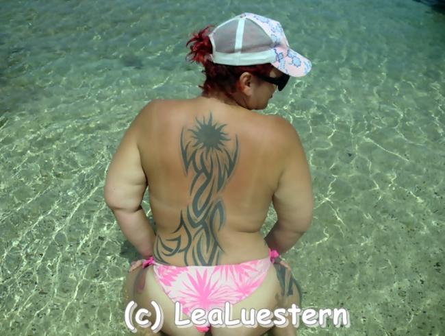 Lea Luestern Porno Video: Public Blowjob am Strand